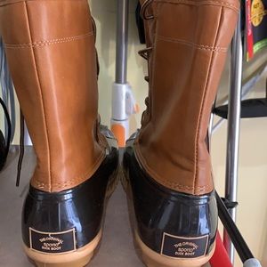 Duck boots